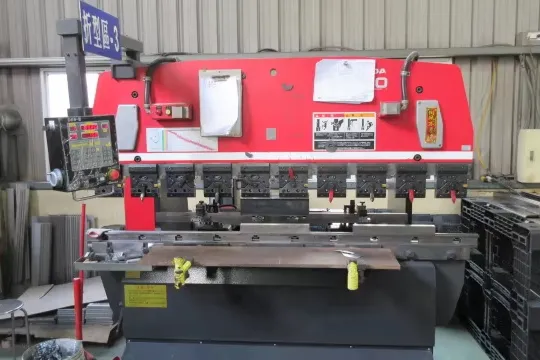 Automated assembly line for Fan Filter Unit production